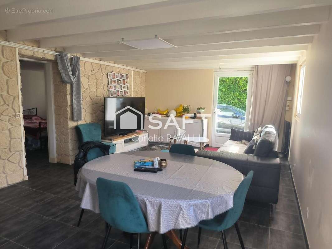 Photo 3 - Maison à ROULLET-SAINT-ESTEPHE