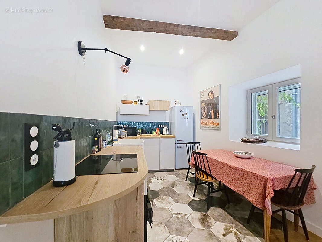 Avignon Intra-Muros. Appartement de charme entièrement rénové 60 m2 - photo 3