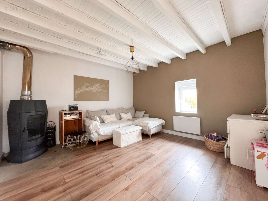 Maison à LA CHAPELLE-VILLARS