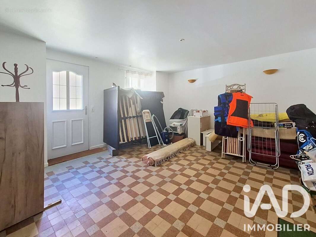 Maison 105 m² à Lurcy-Levis  - photo 3