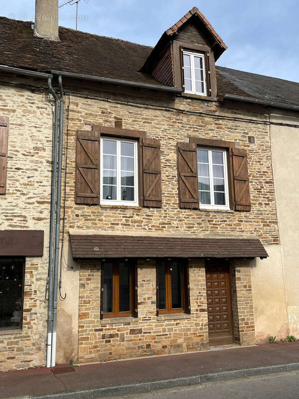 Maison à COUSSAC-BONNEVAL