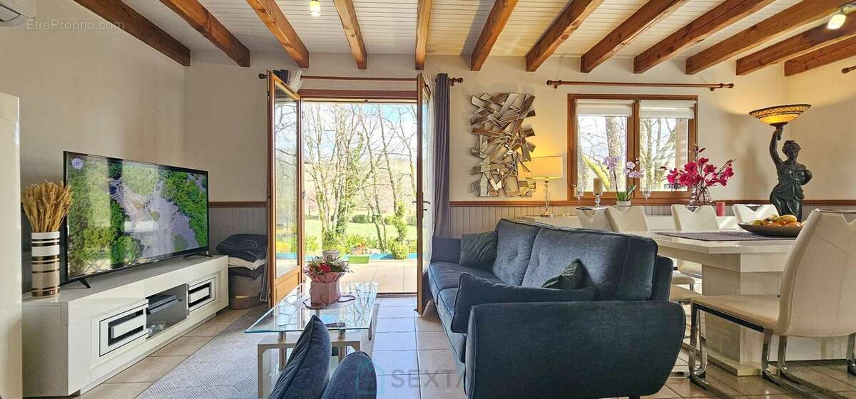 Maison à LACHAPELLE-AUZAC