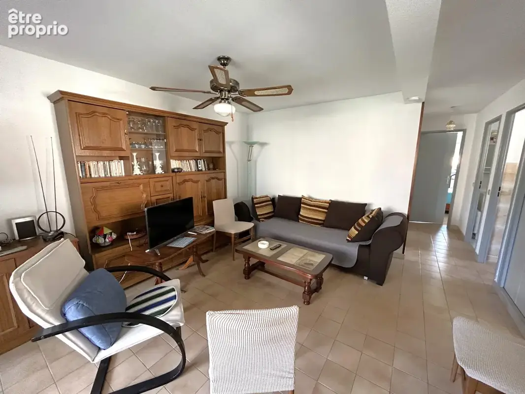 Appartement trois pièces dans une petite résidence proche des plages. - photo 3