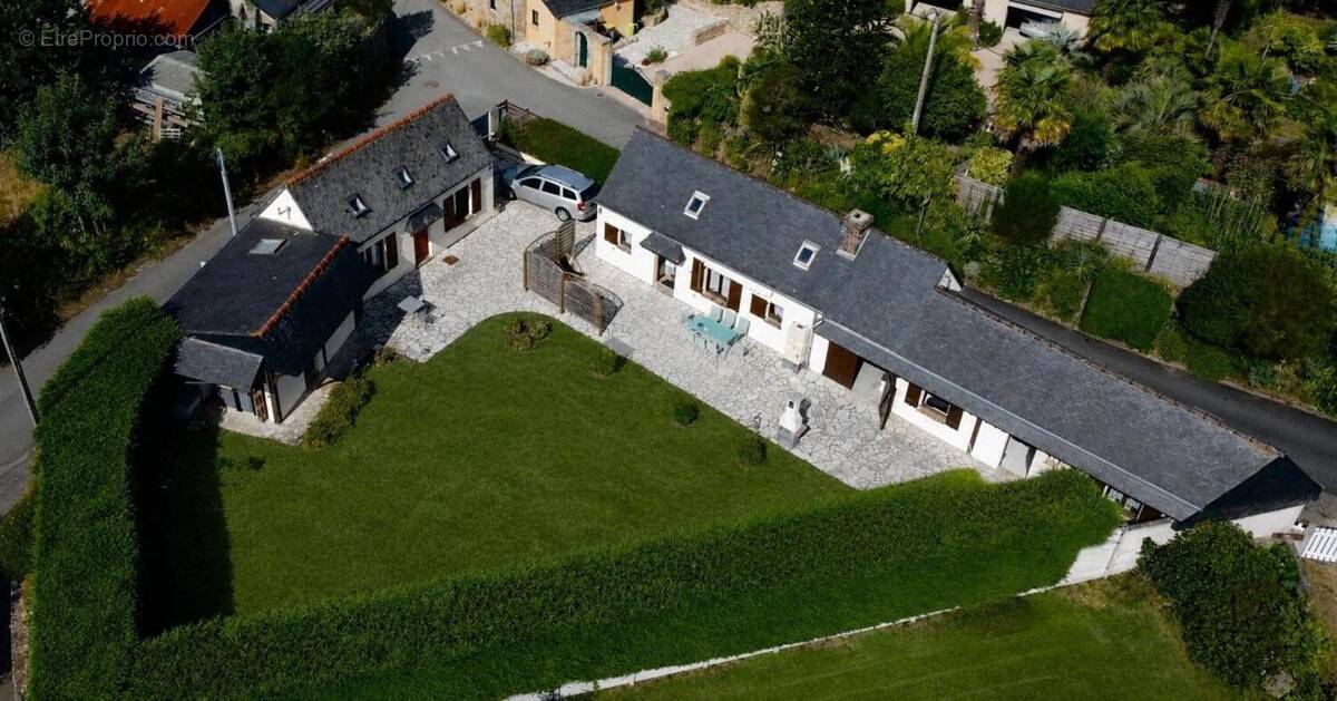 Maison à PLUZUNET