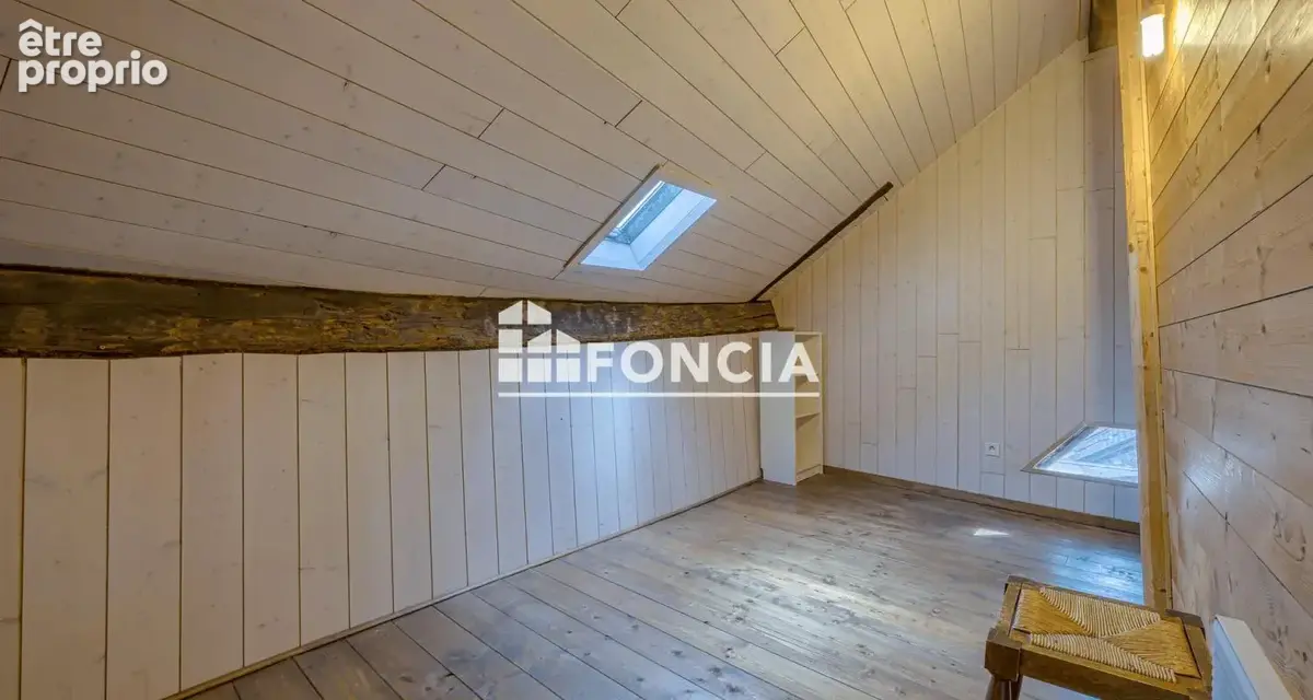 Annecy - Vieux Quartier Type 3 Duplex - photo 8
