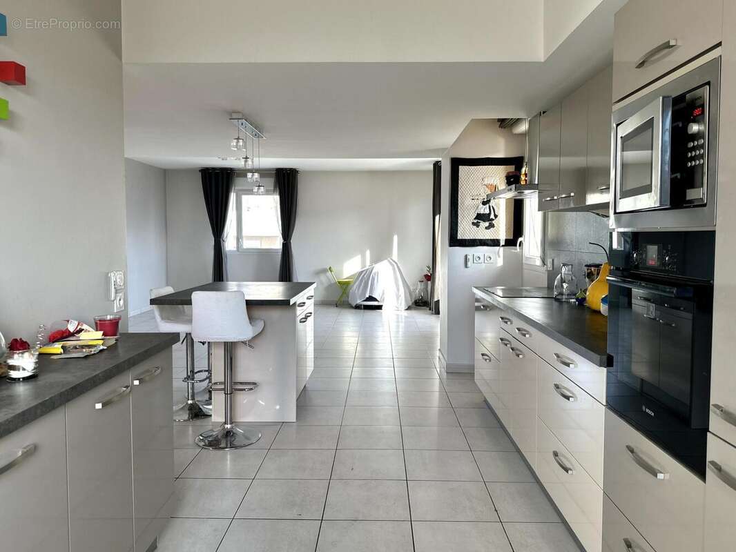 Photo 7 - Appartement à DECINES-CHARPIEU