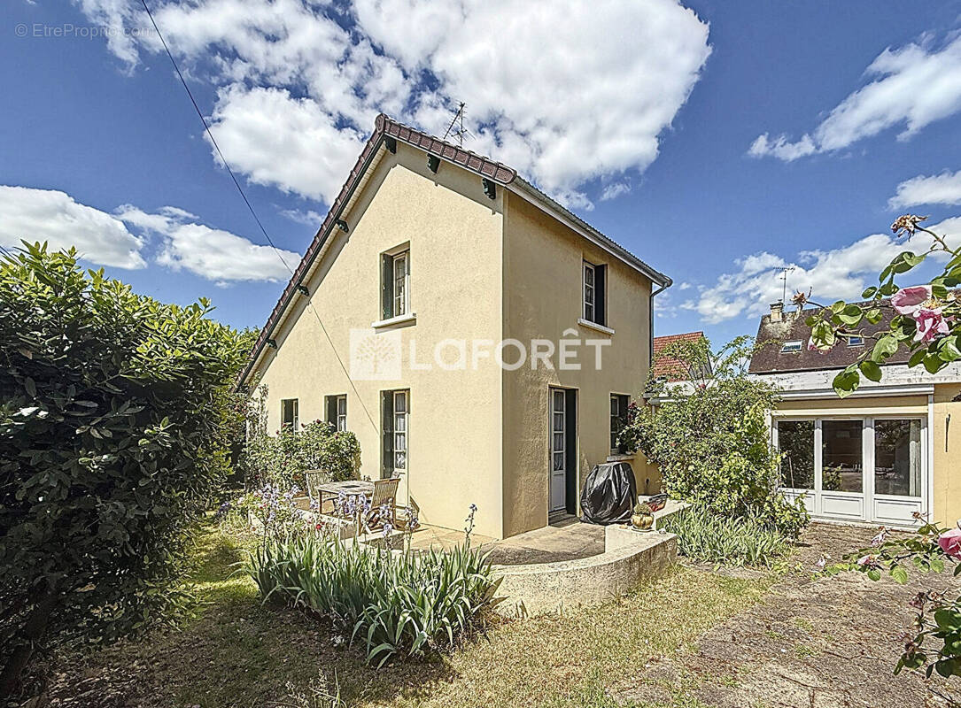 Maison à CHAMPIGNY-SUR-MARNE