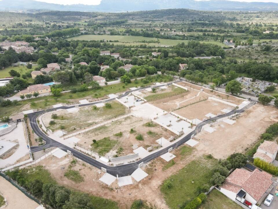 Terrain à NOTRE-DAME-DE-LONDRES