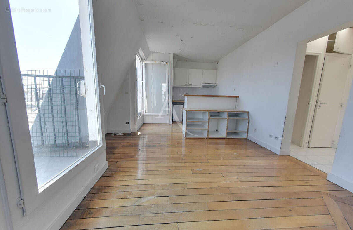 Appartement à PARIS-14E
