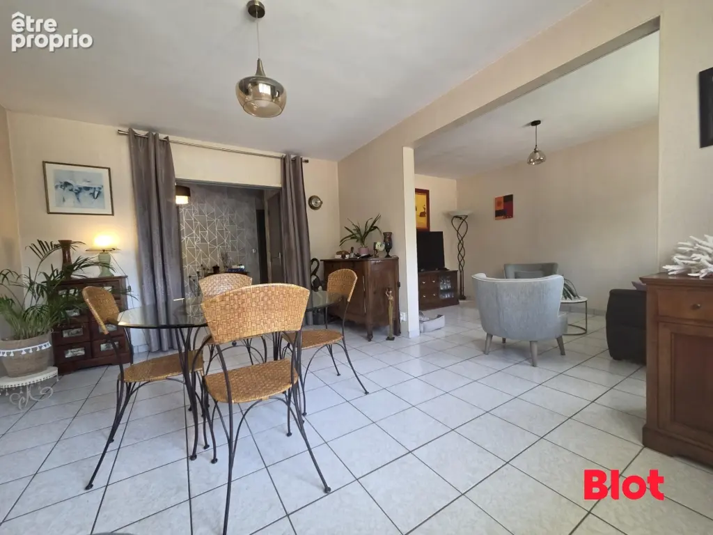 Appartement 5 pièces 90 m² à vendre à Rennes (35200) - photo 2