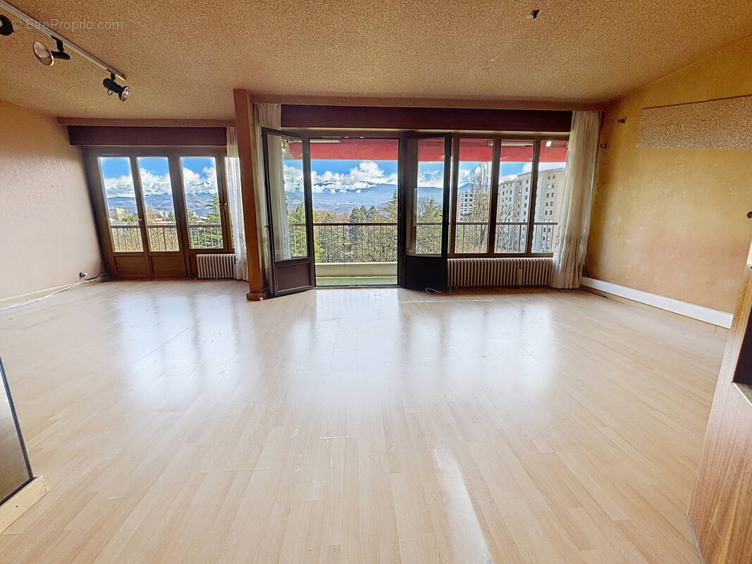 Appartement à ECHIROLLES