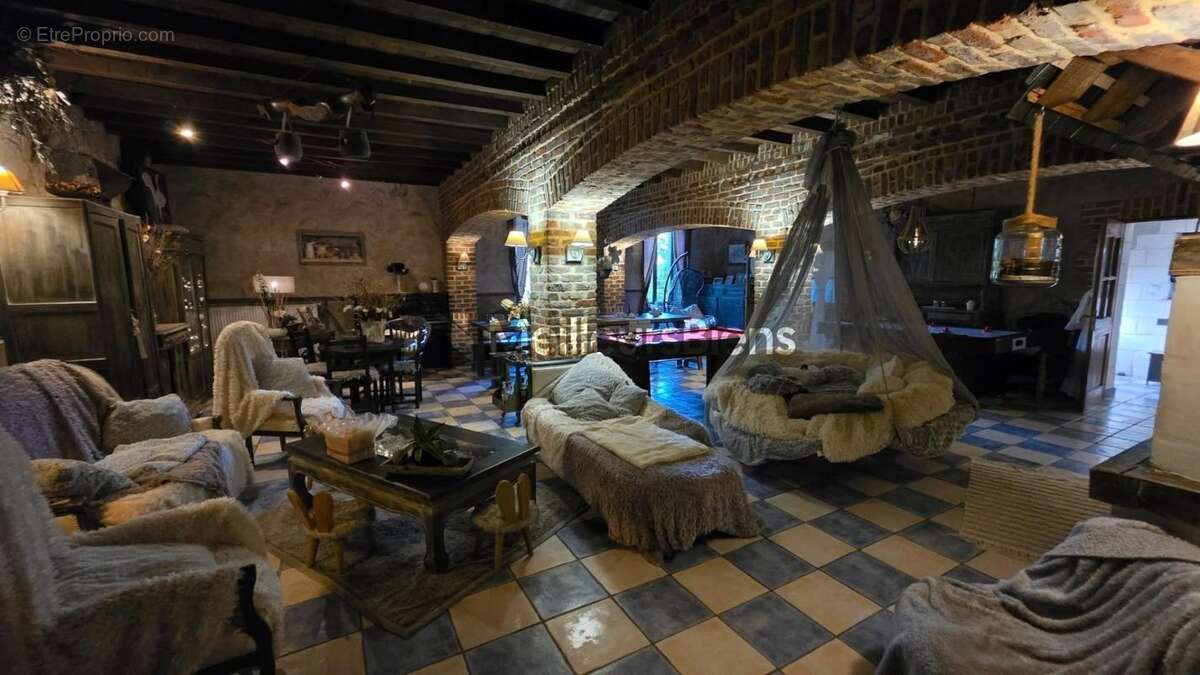 Maison à SAINT-MARTIN-SUR-ECAILLON