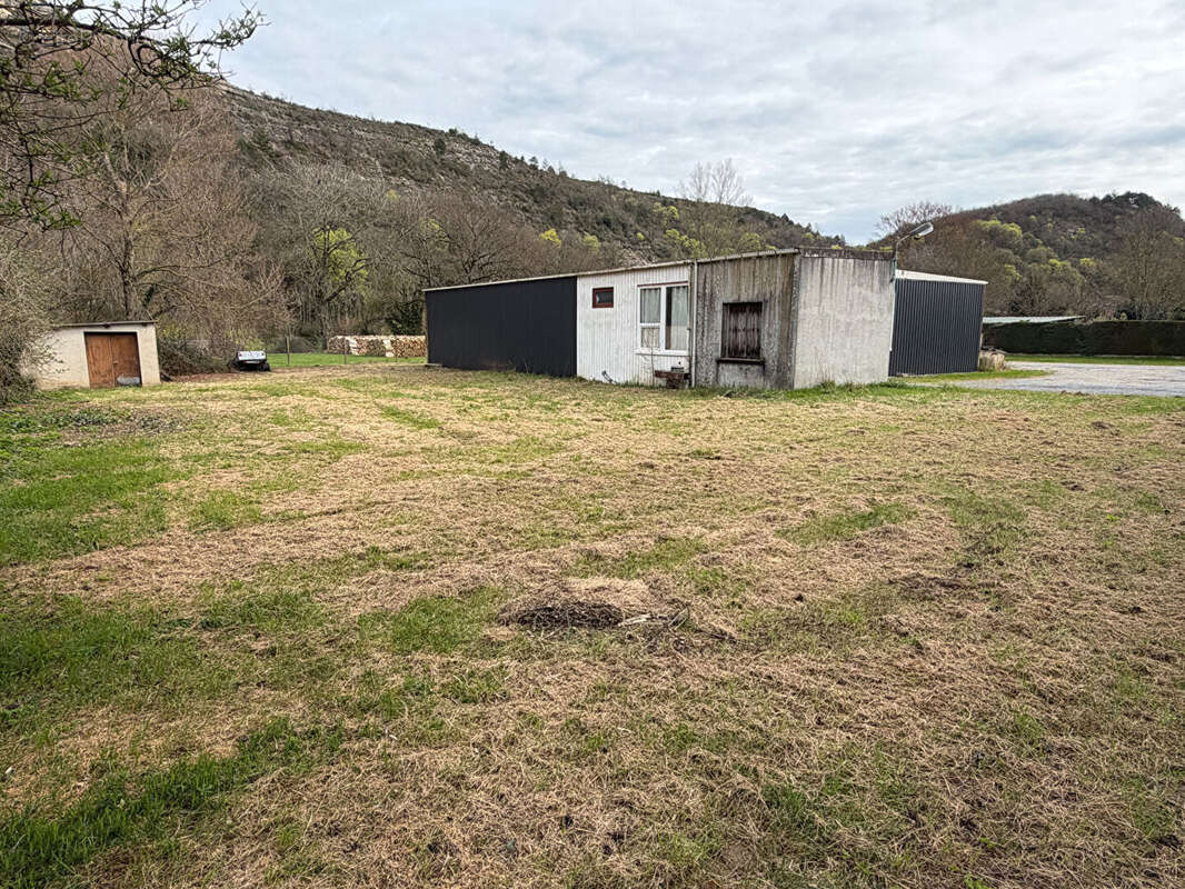 Commerce à CAUCALIERES