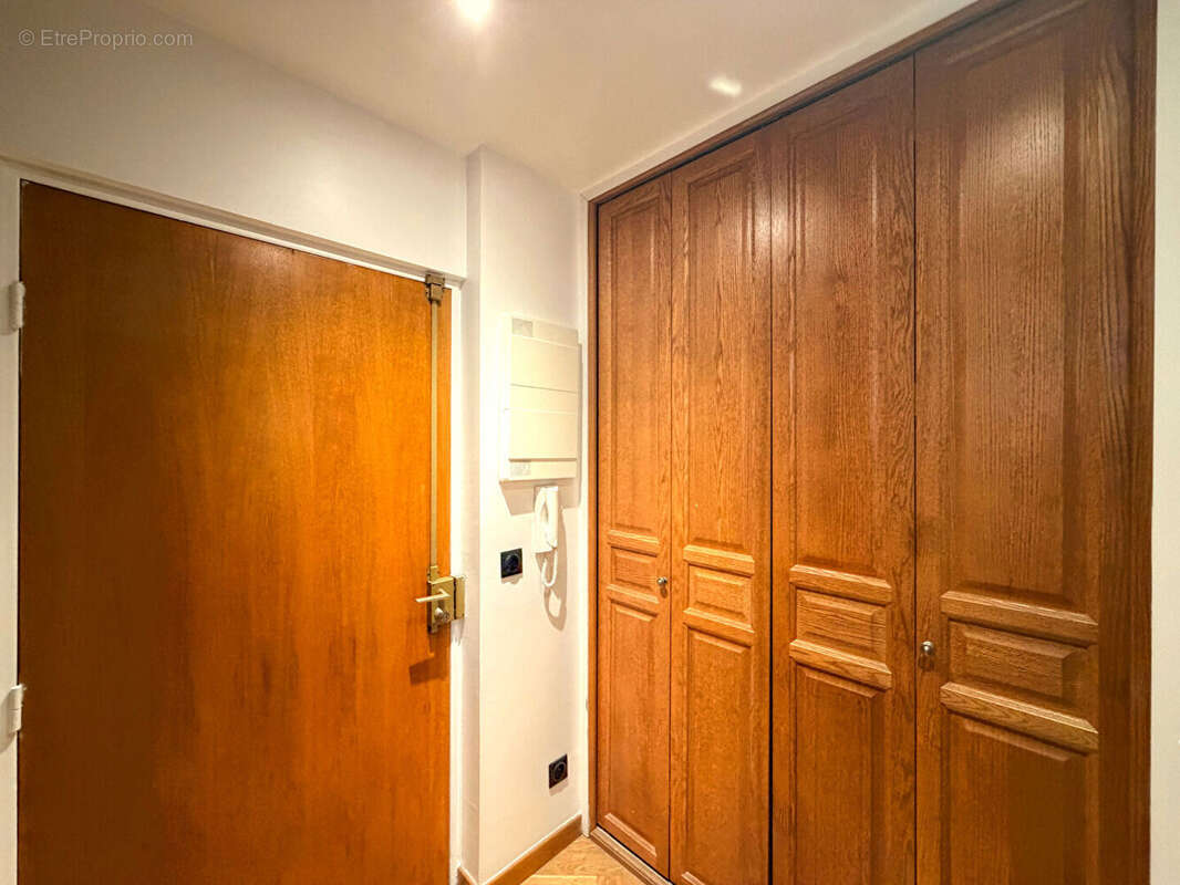 Appartement à LA GARENNE-COLOMBES