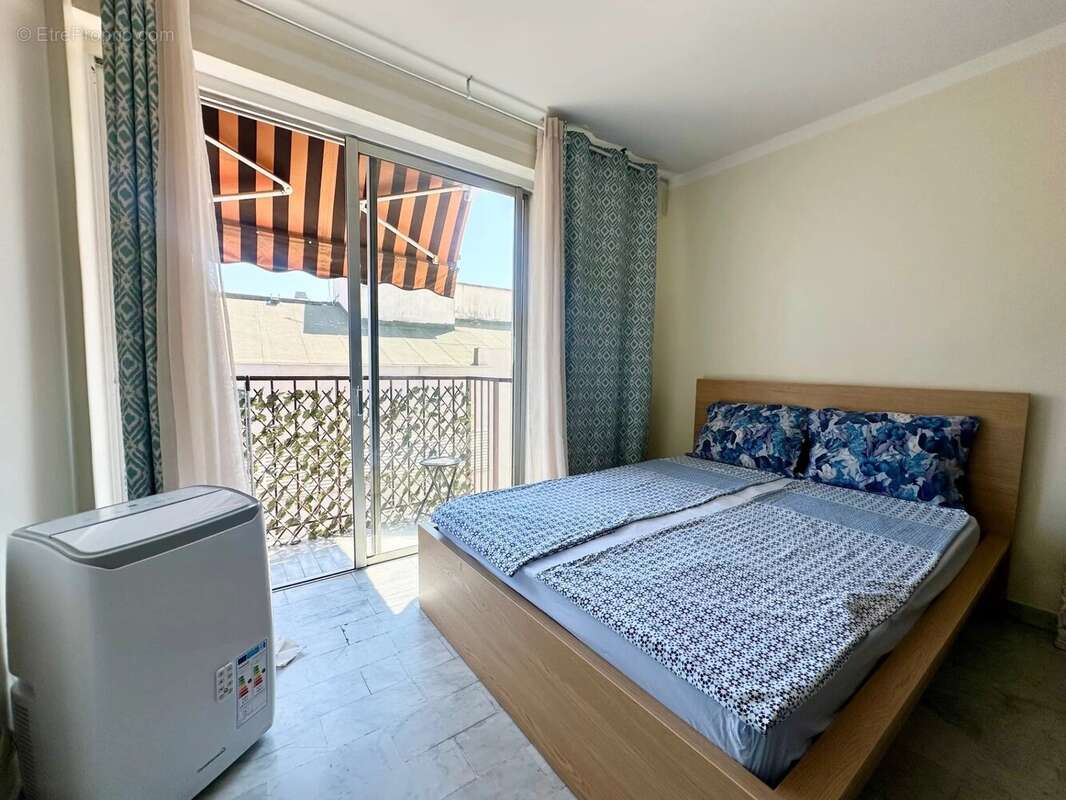 À VENDRE NICE– Studio 31 m² avec balcon, refait à neuf, au calme - photo 3