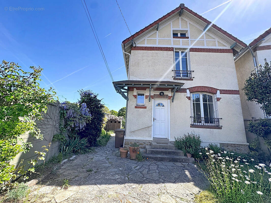 Maison à MONTGERON