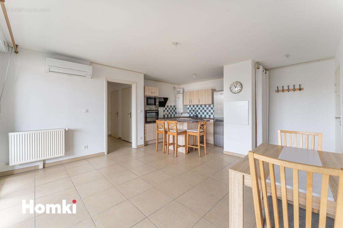 Appartement à MARSEILLE-5E