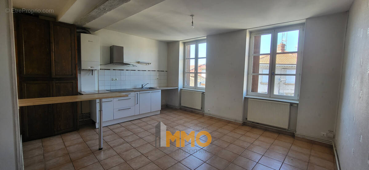 Appartement à L'ARBRESLE