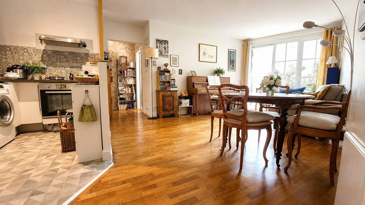 Appartement à CHARENTON-LE-PONT