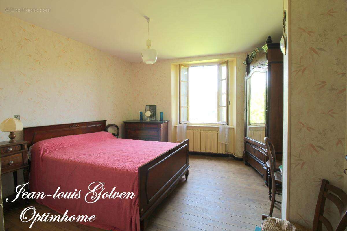 Maison à vendre avec de beaux volumes, à quelques minutes de Brousse-le-château (12) - photo 7