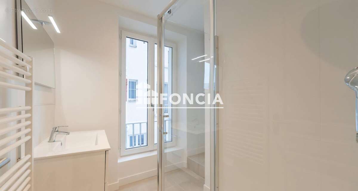 Appartement à PARIS-19E