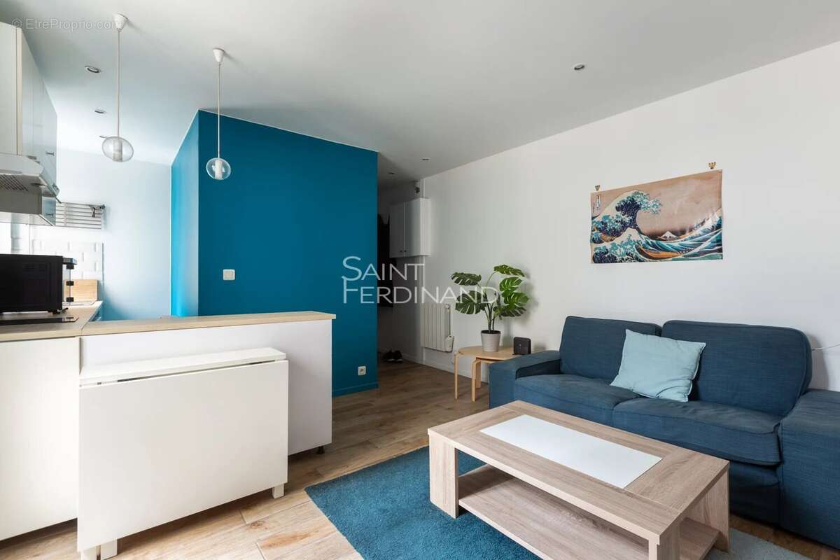 Appartement à PARIS-17E