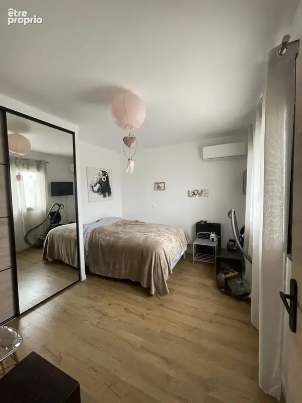 À vendre à Troyes, maison contemporaine de 149m2, 4 chambres, piscine, terrain de 571m2. - photo 8