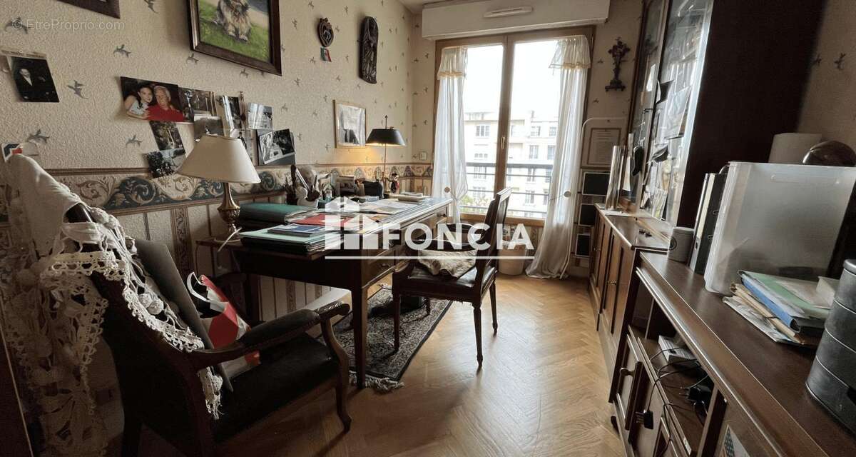 Saint-Mandé Sud, appartement avec grand balcon, parking, en étage élevé avec Ascenseur - photo 3