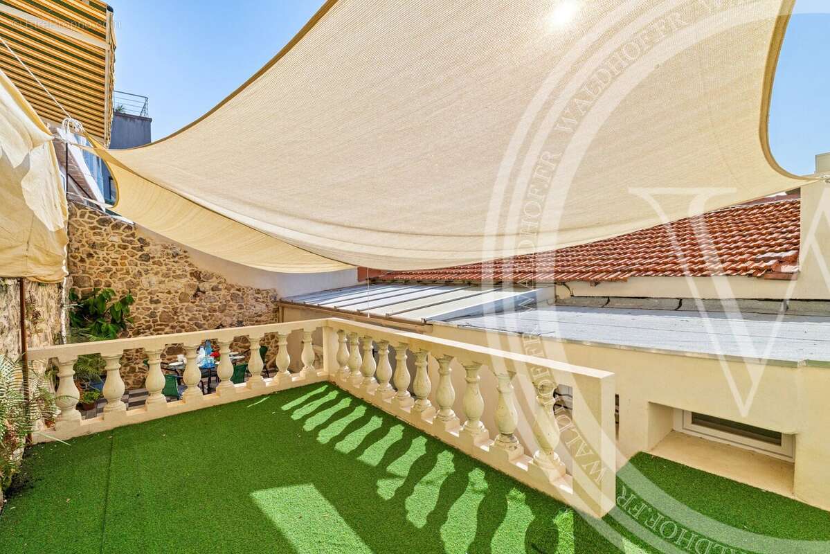 Roquebrune-Cap-Martin - Appartement rare au dernier étage avec vue sur la mer, à quelques minutes de Monaco - photo 20