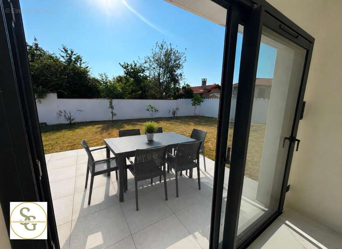 Maison 148 m² à Gaillac  - photo 9