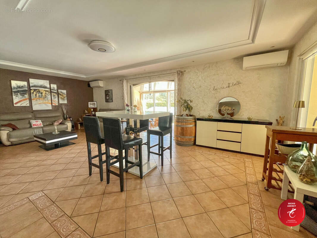 Maison 240 m² à Trans-En-Provence  - photo 6