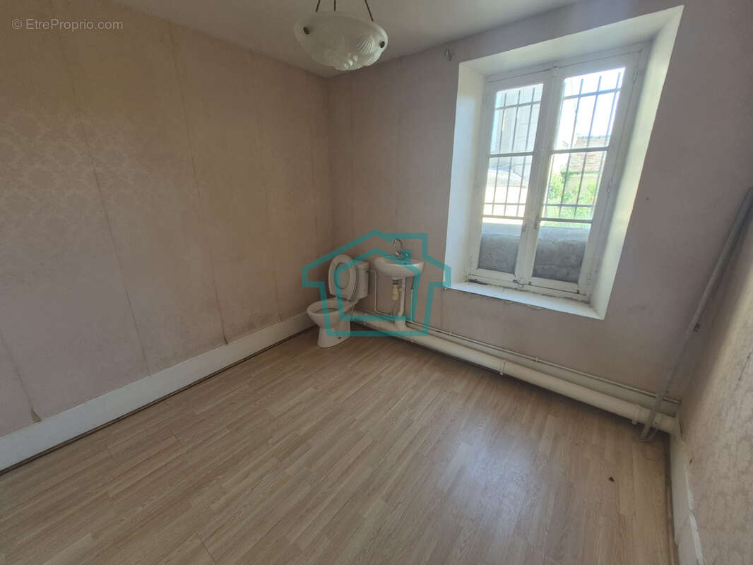 Appartement à LA QUEUE-LES-YVELINES