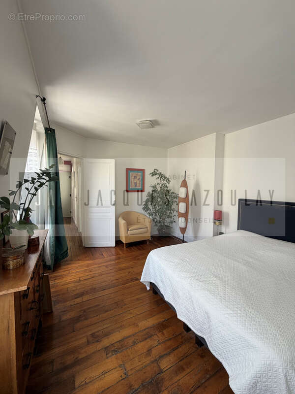 Appartement à PARIS-10E