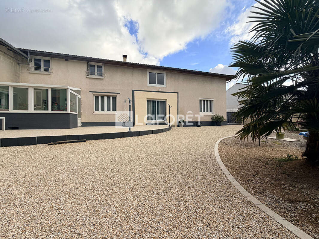 Maison à COURTISOLS