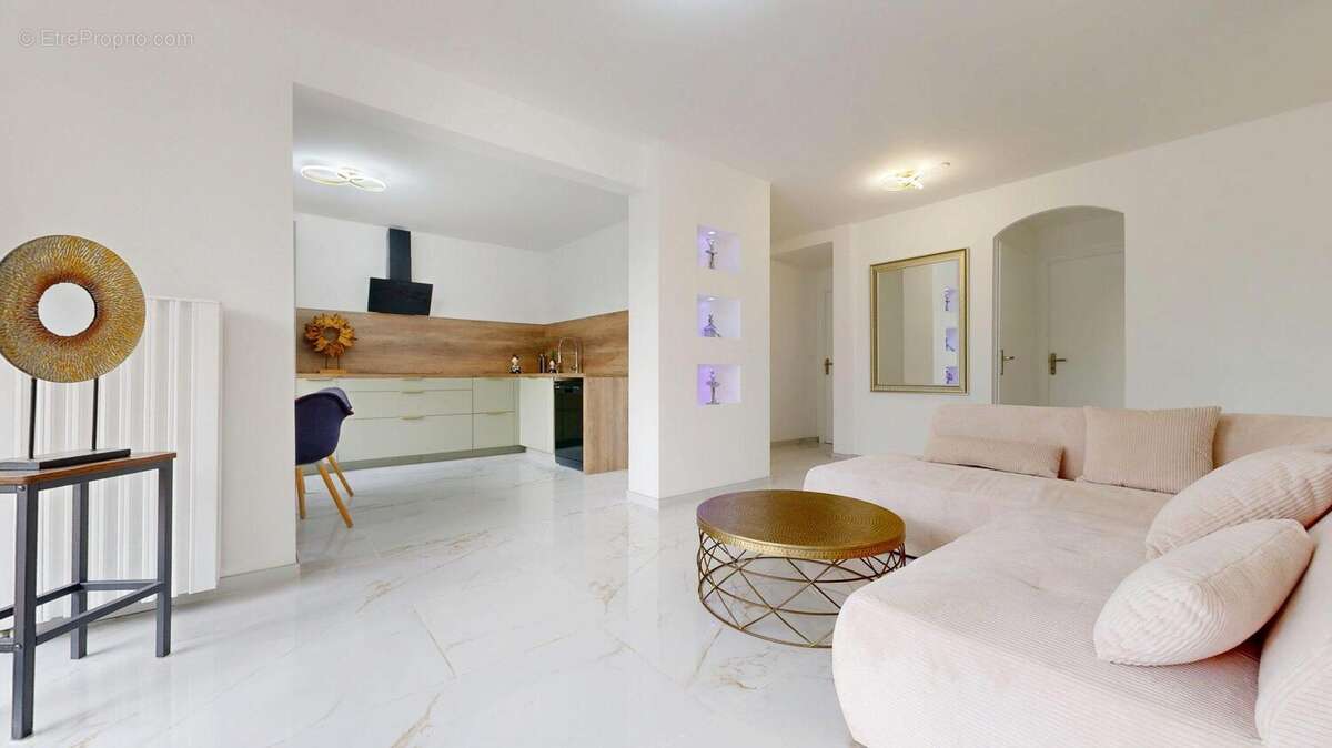 Appartement à SAINTE-FOY-LES-LYON