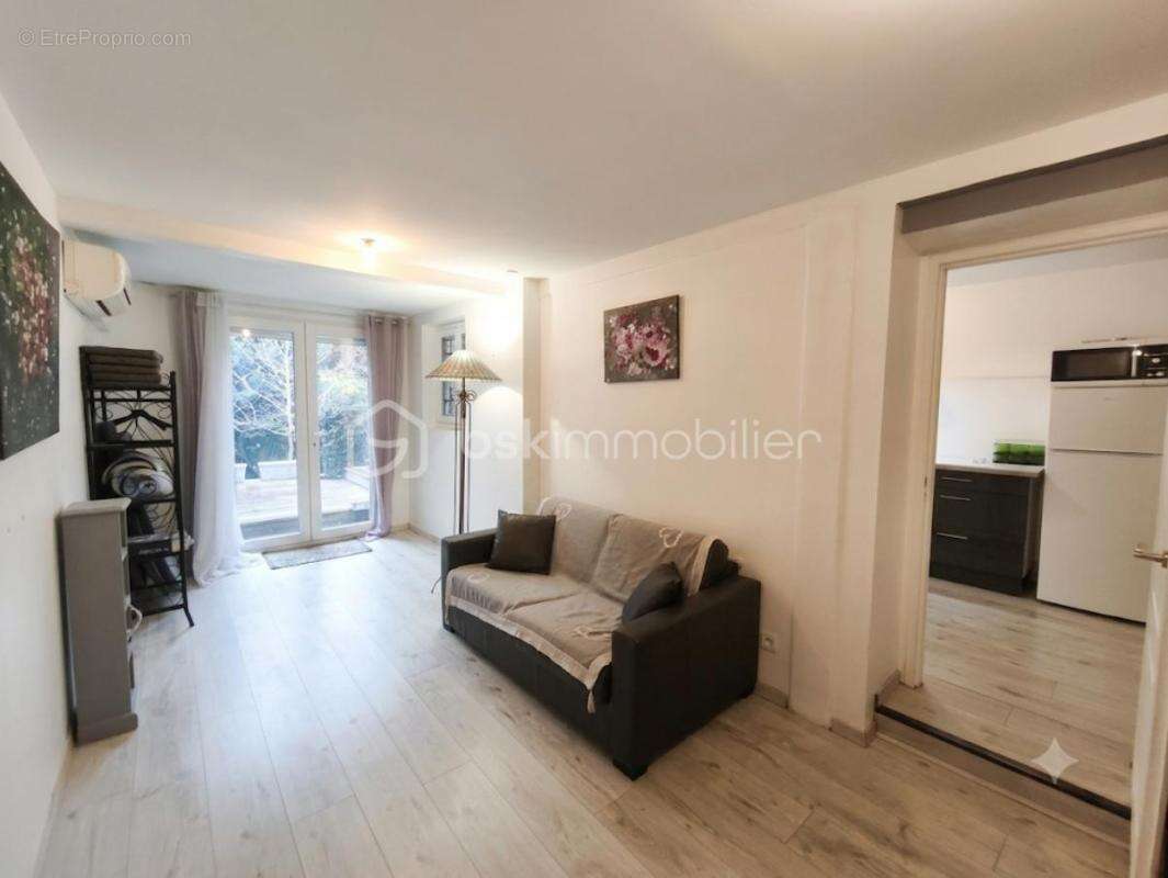 Maison de ville 175 m² avec jardin et garage : 1 appt T4 133 m² et un studio de 33 m² - photo 11