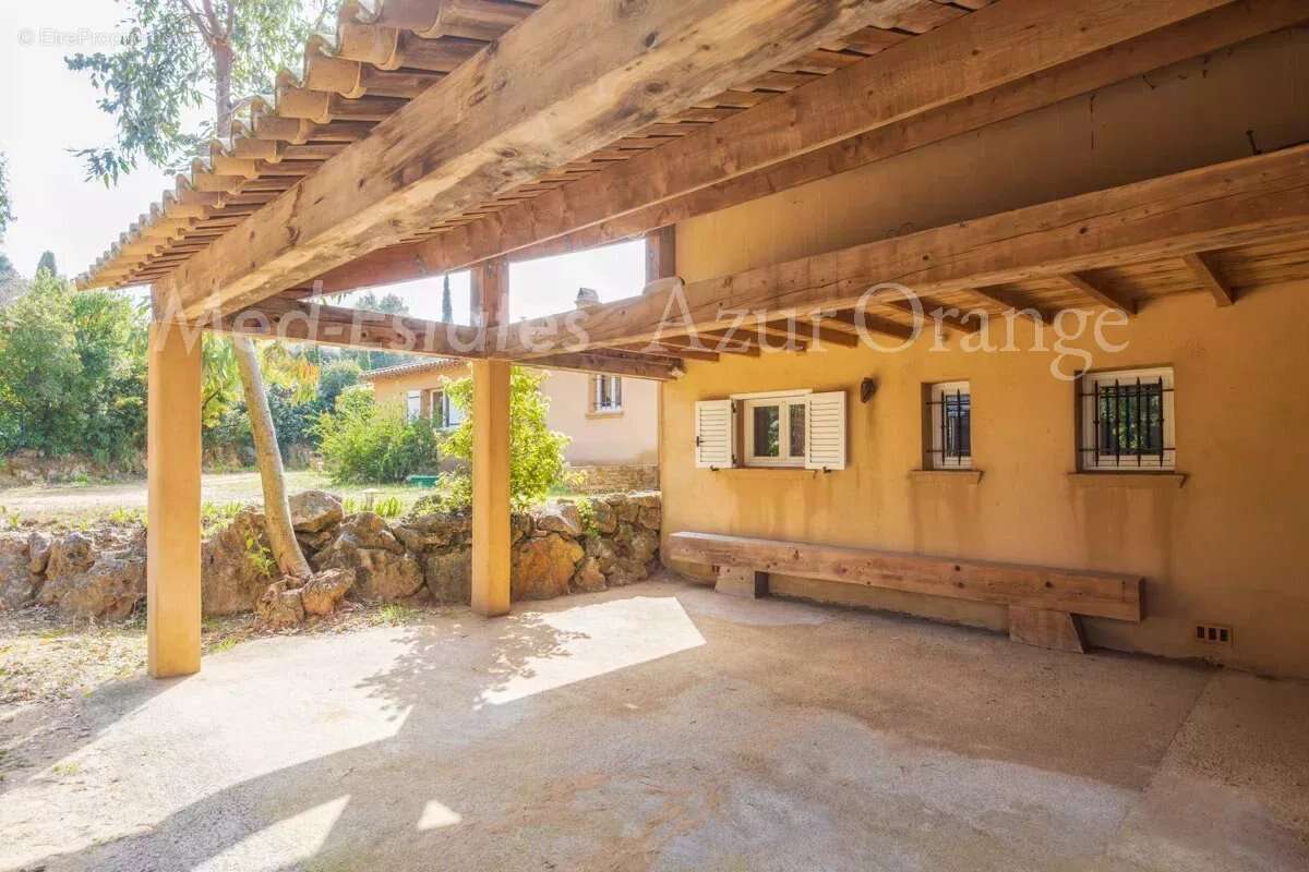 Maison à LA GARDE-FREINET