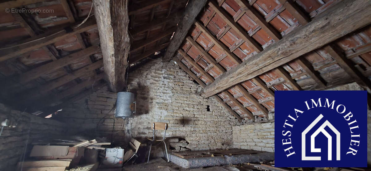 Maison à MONTIGNY-SUR-AUBE