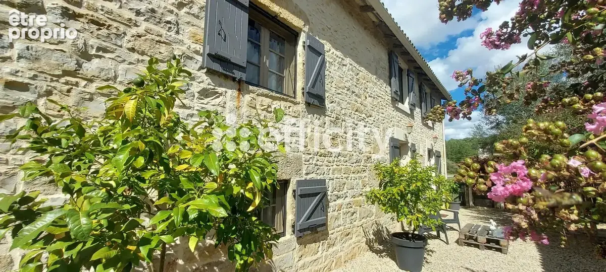 Maison 7 pièces 165 m² à vendre à Nanteuil-En-Vallee (16700) - photo 4