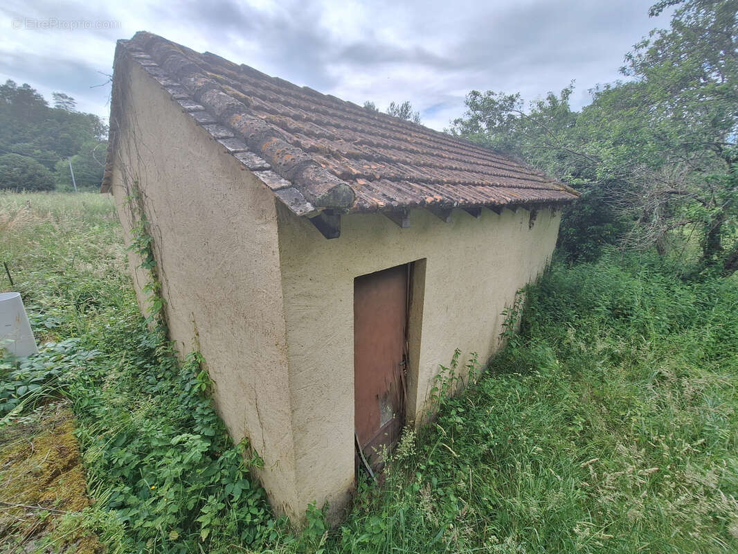 Maison à SAINT-CERNIN-DE-L&#039;HERM