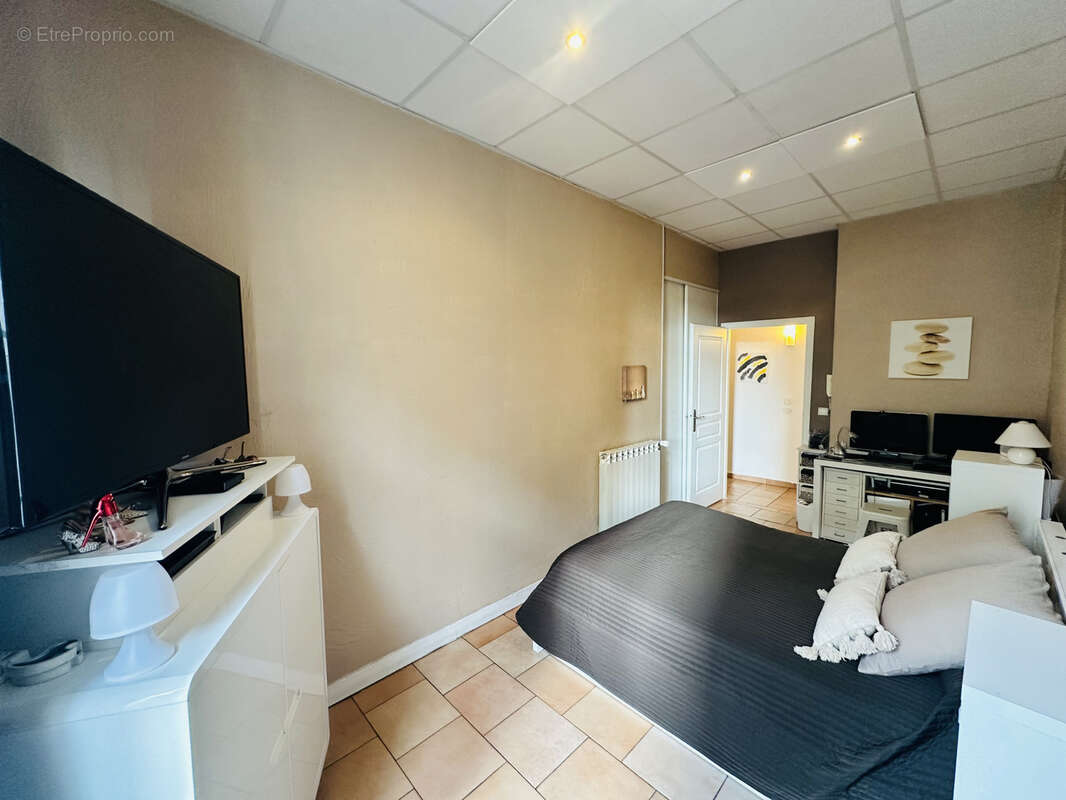 Appartement à VALLAURIS