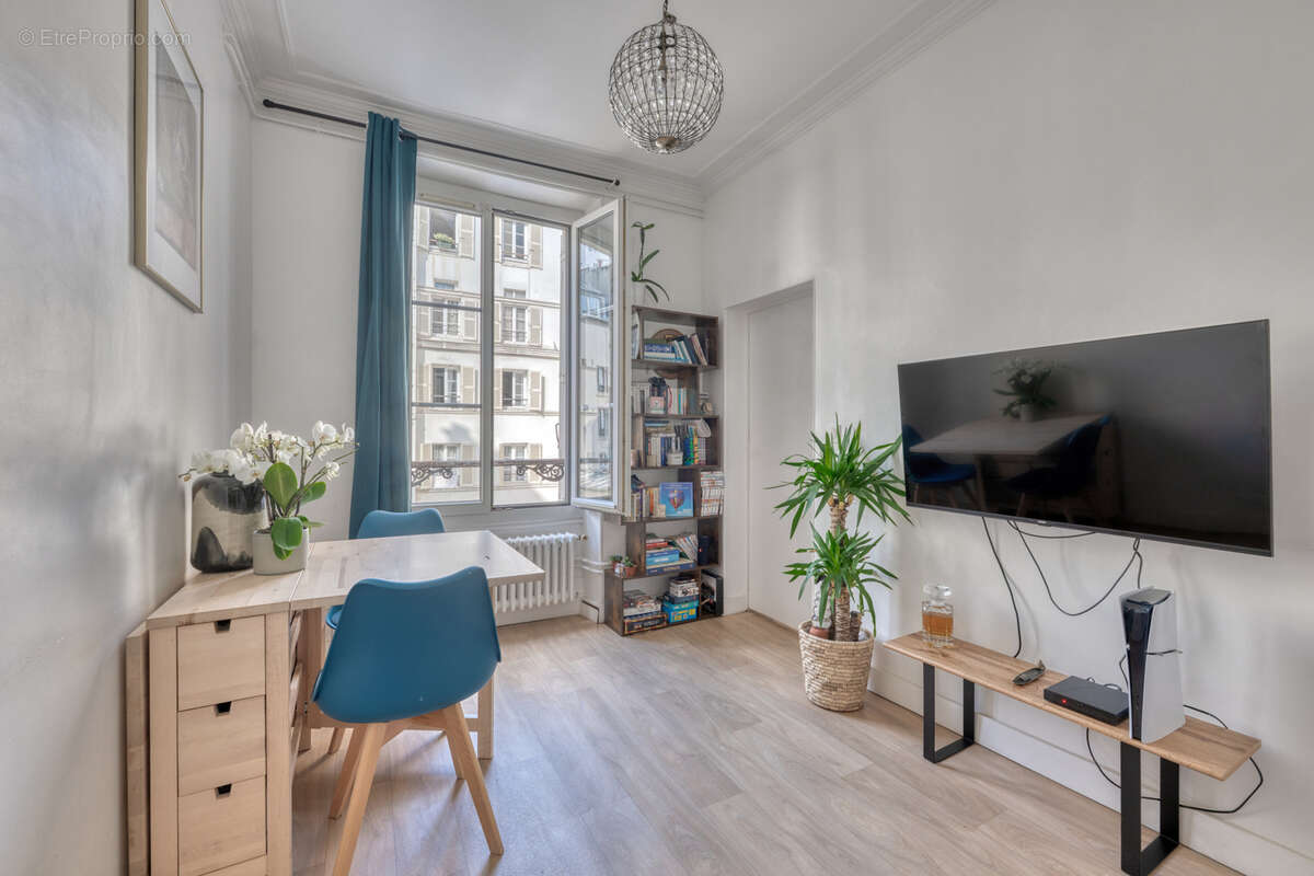 Appartement à PARIS-7E