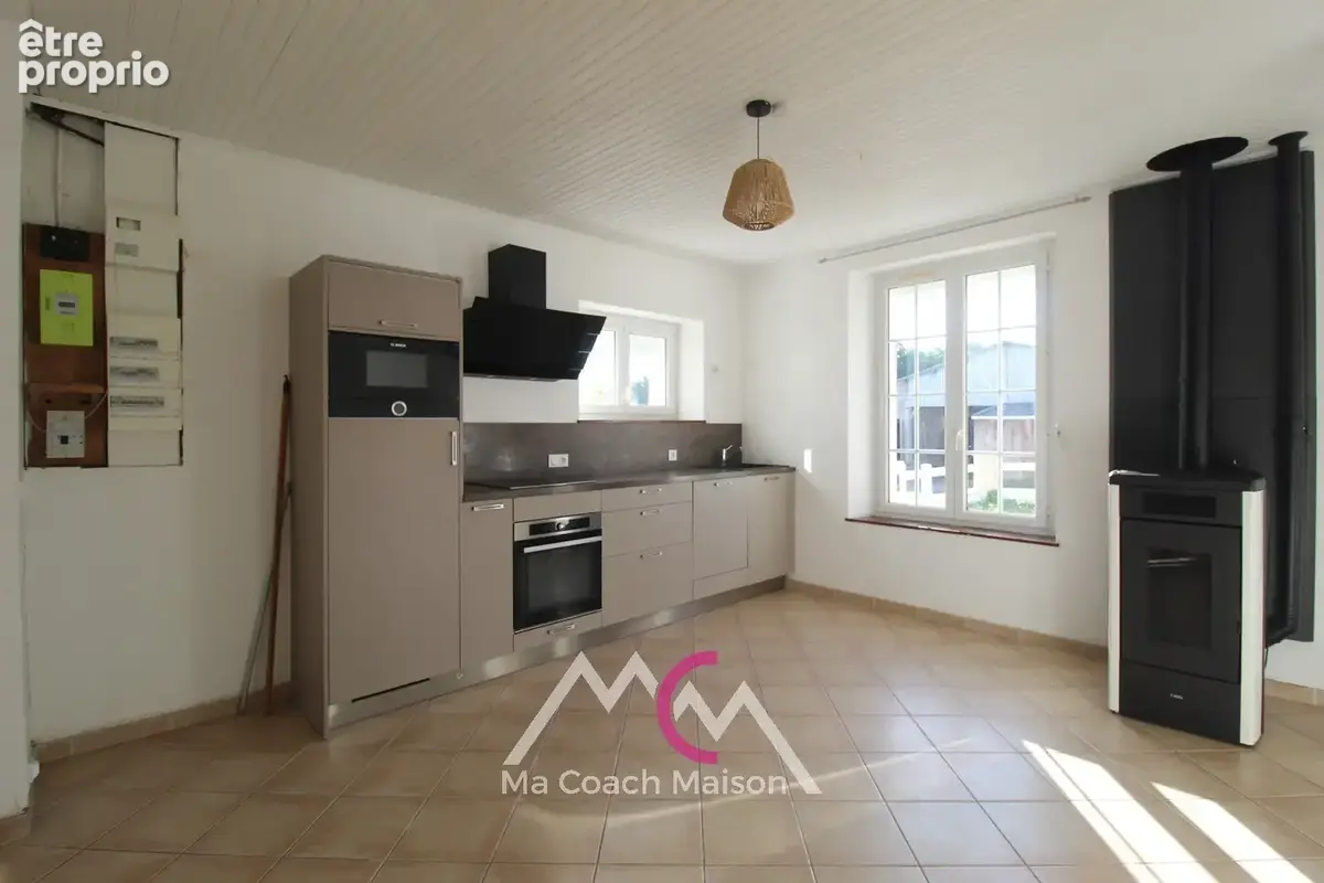SÉVÉRAC, Maison d’environ 65 m2 avec nombreuses dépendances - photo 2