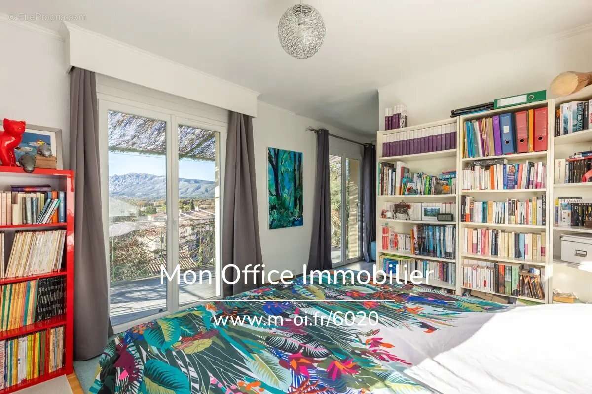 Maison à POURRIERES