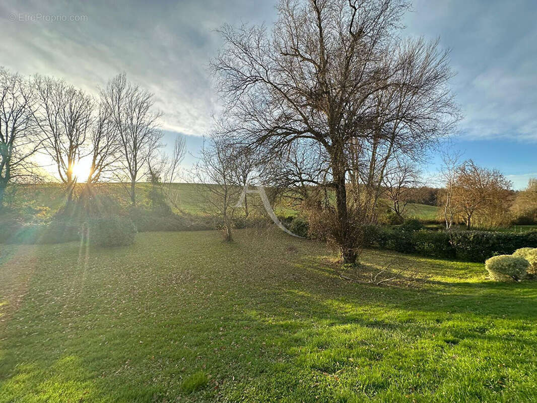 Terrain à MONTASTRUC-LA-CONSEILLERE