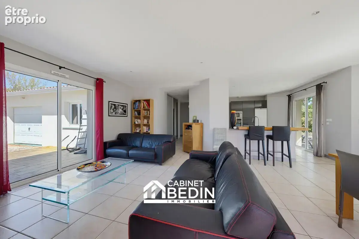 Maison 5 pièces 142 m² à vendre à Saint-Medard-En-Jalles (33160) - photo 6