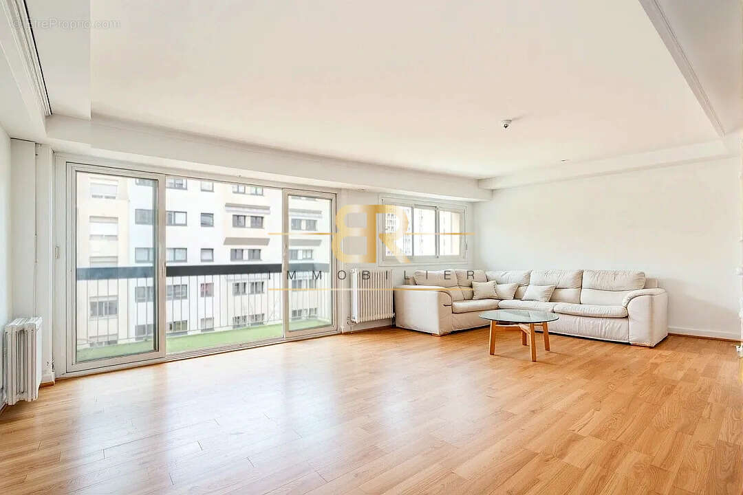 Appartement à PARIS-15E