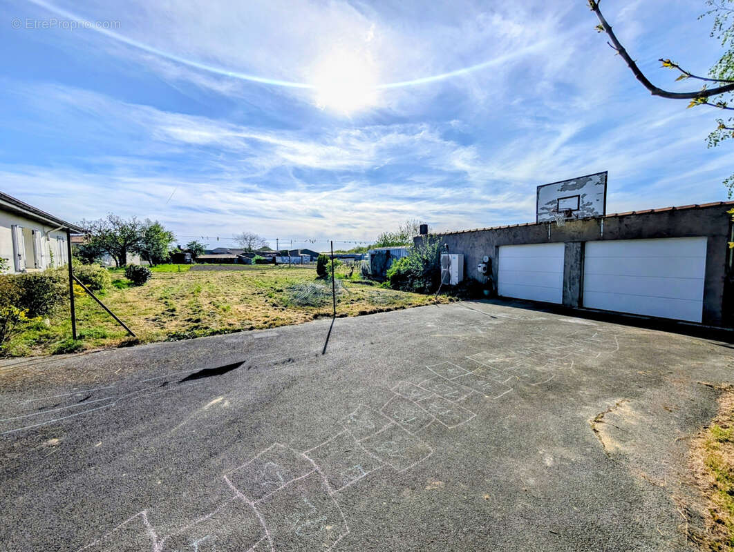 Maison à LES HERBIERS