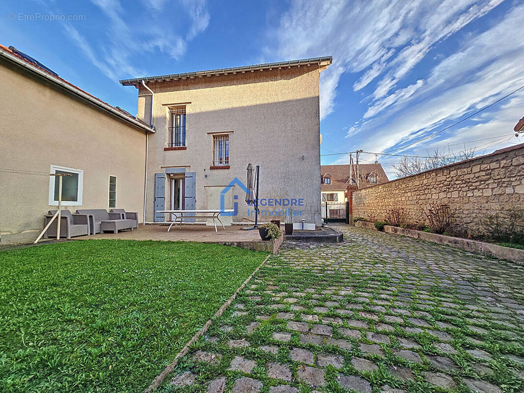 Maison à PIERRELAYE