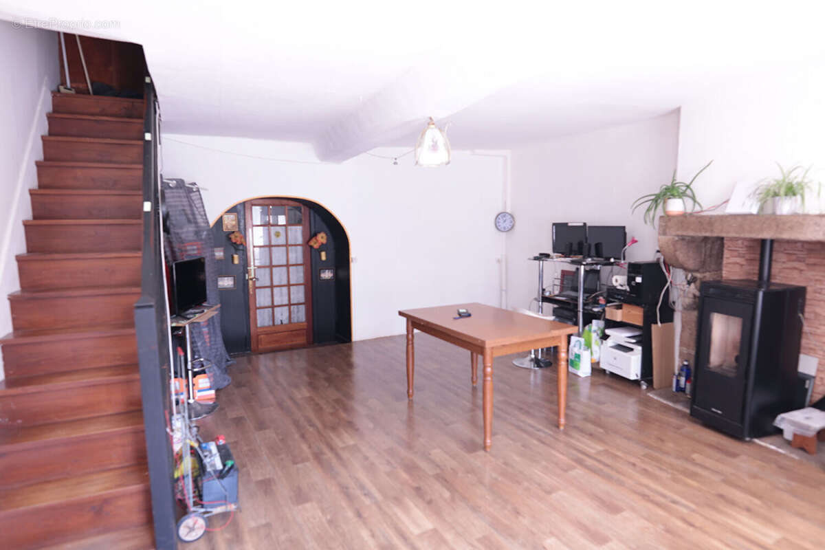 Maison à SAINT-AUBIN-DE-TERREGATTE